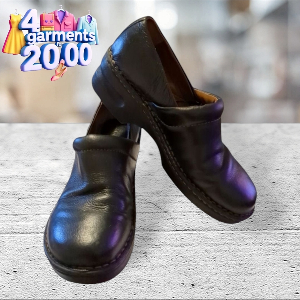 Brown's landing clogs/ slip ON black shoe size 8.5